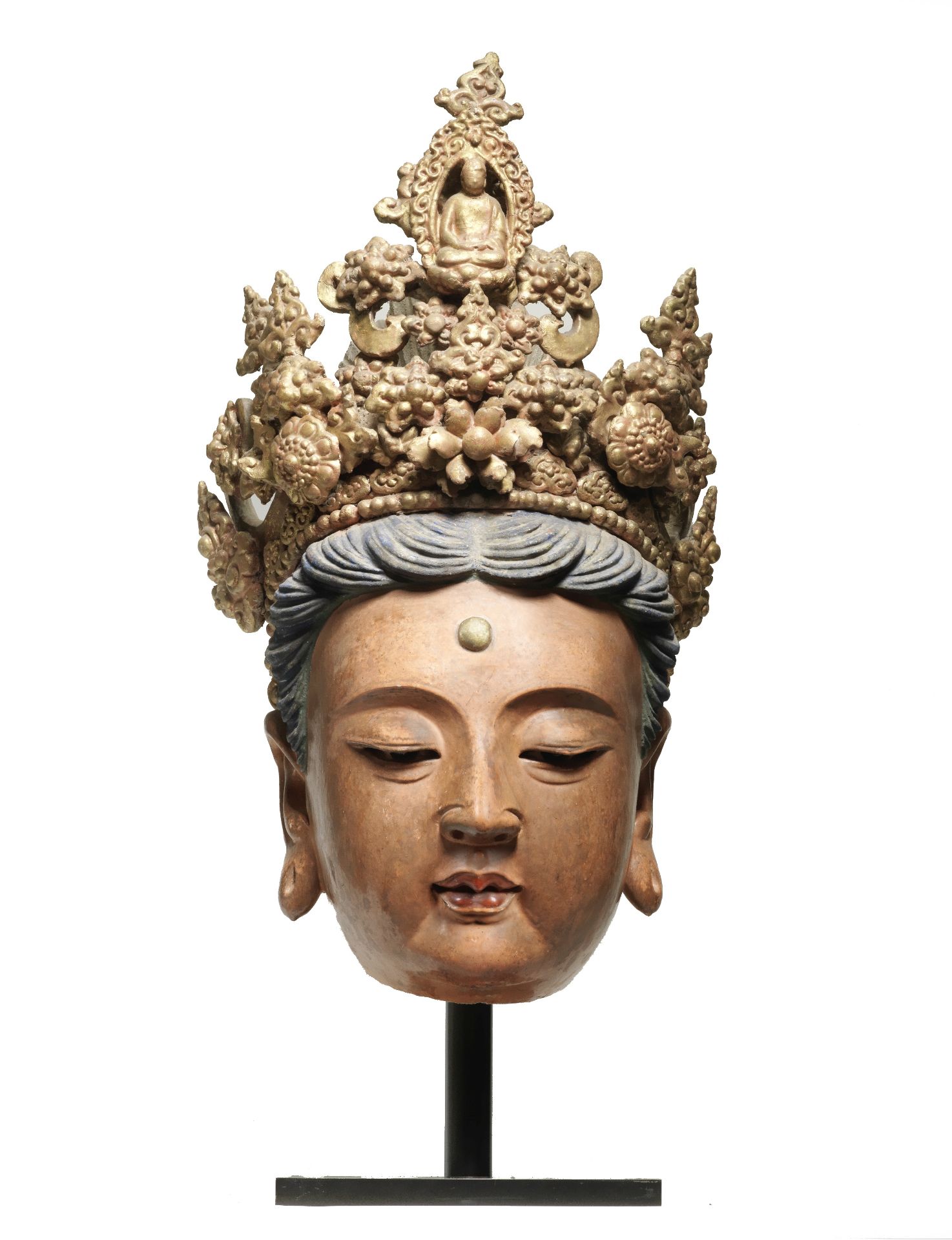 A VERY RARE MASSIVE PAINTED STUCCO HEAD OF GUANYIN Yuan/early Ming Dynasty (2)