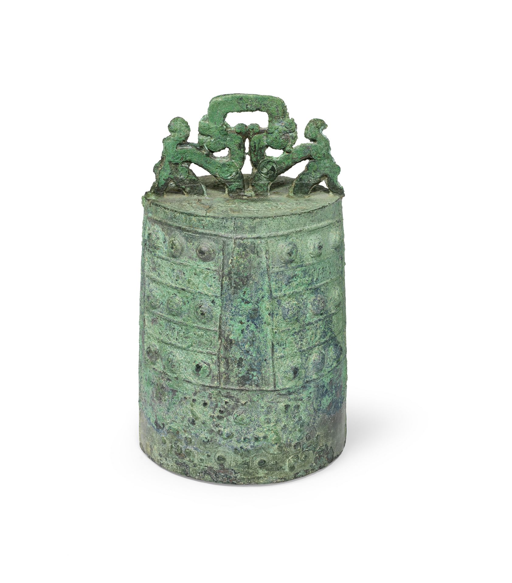 A RARE ARCHAIC BRONZE RITUAL BELL, BO Eastern Zhou Dynasty