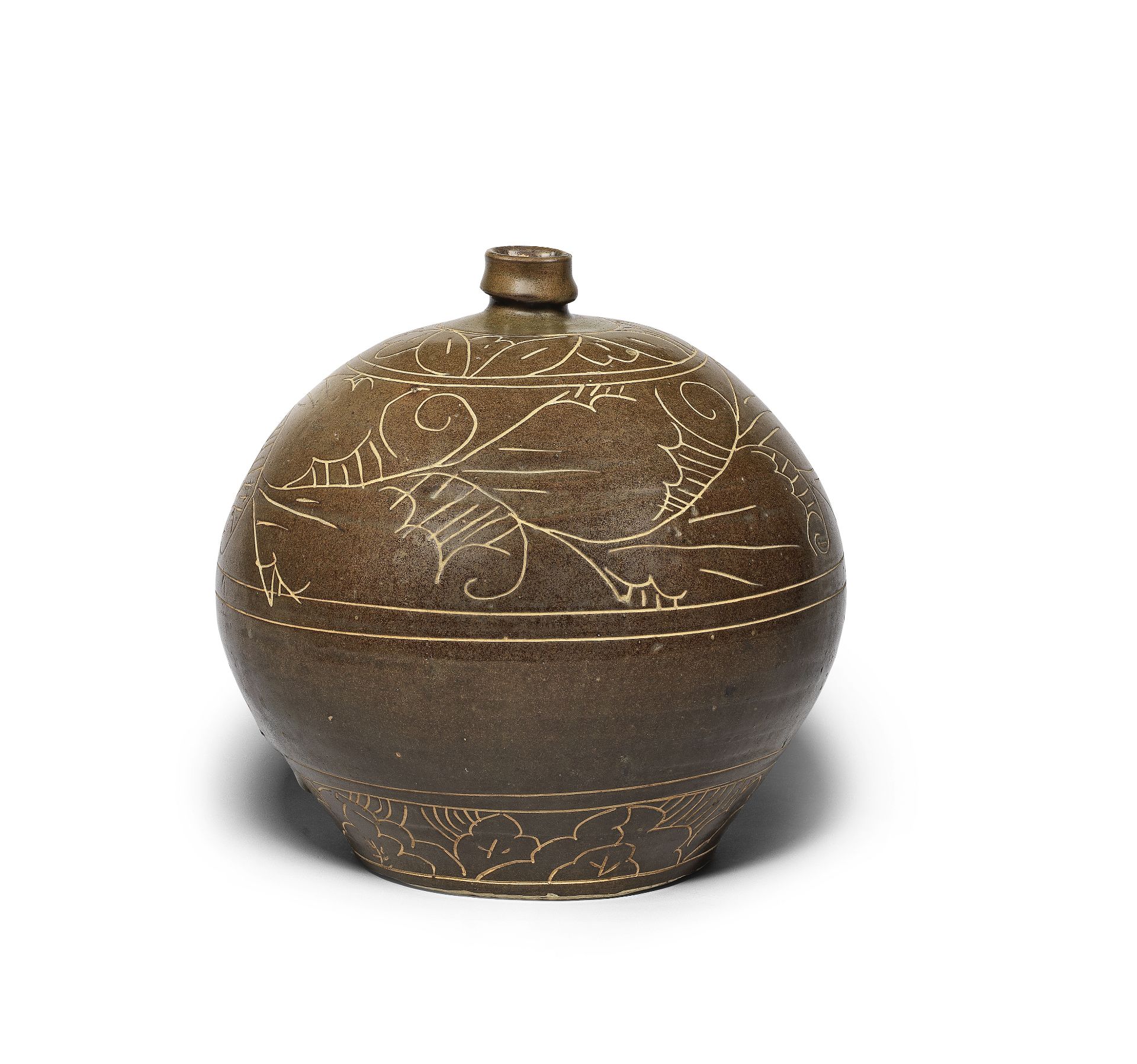 A CIZHOU BROWN-GLAZED INCISED VASE Jin Dynasty