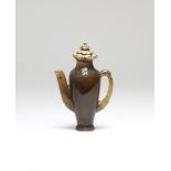 AN EXCEPTIONALLY RARE AGATE EWER WITH GOLD-MOUNTED COVER 15th century (3)