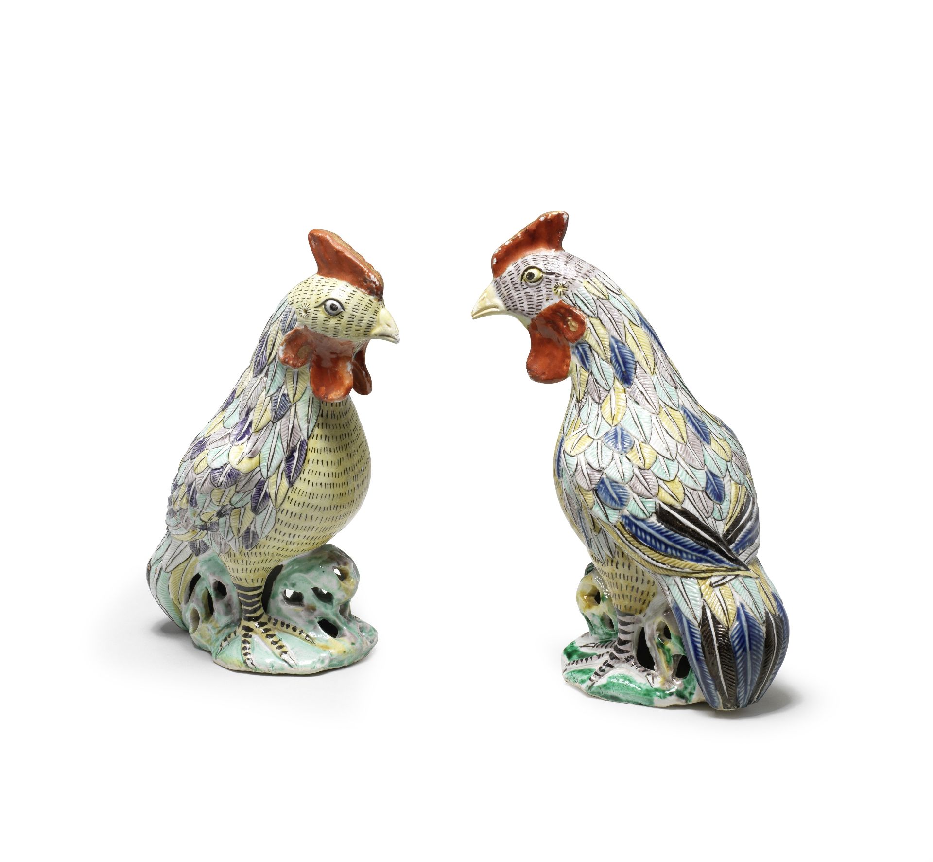 A RARE PAIR OF FAMILLE VERTE COCKERELS Kangxi (2)