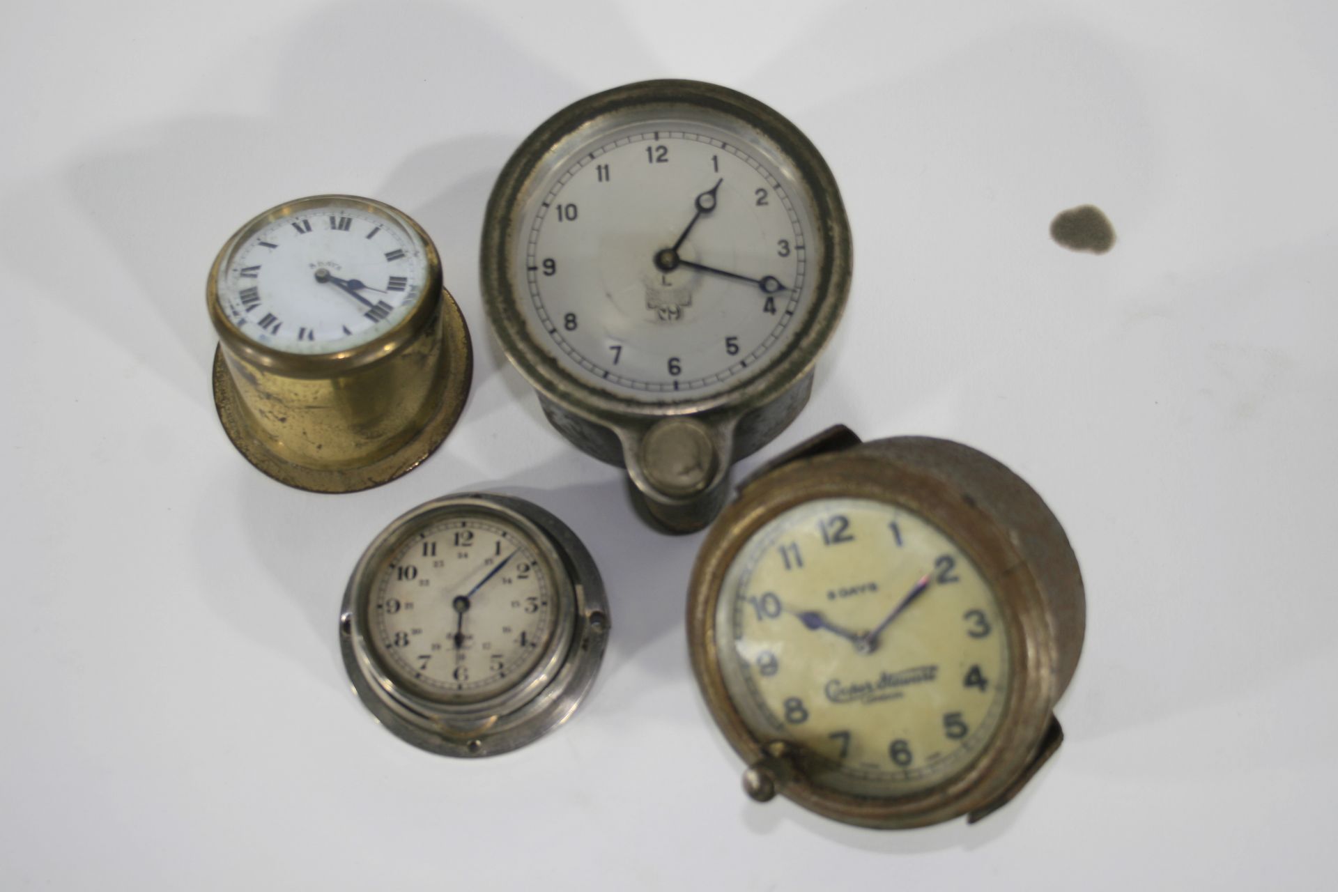 Four dashboard clocks, ((4))