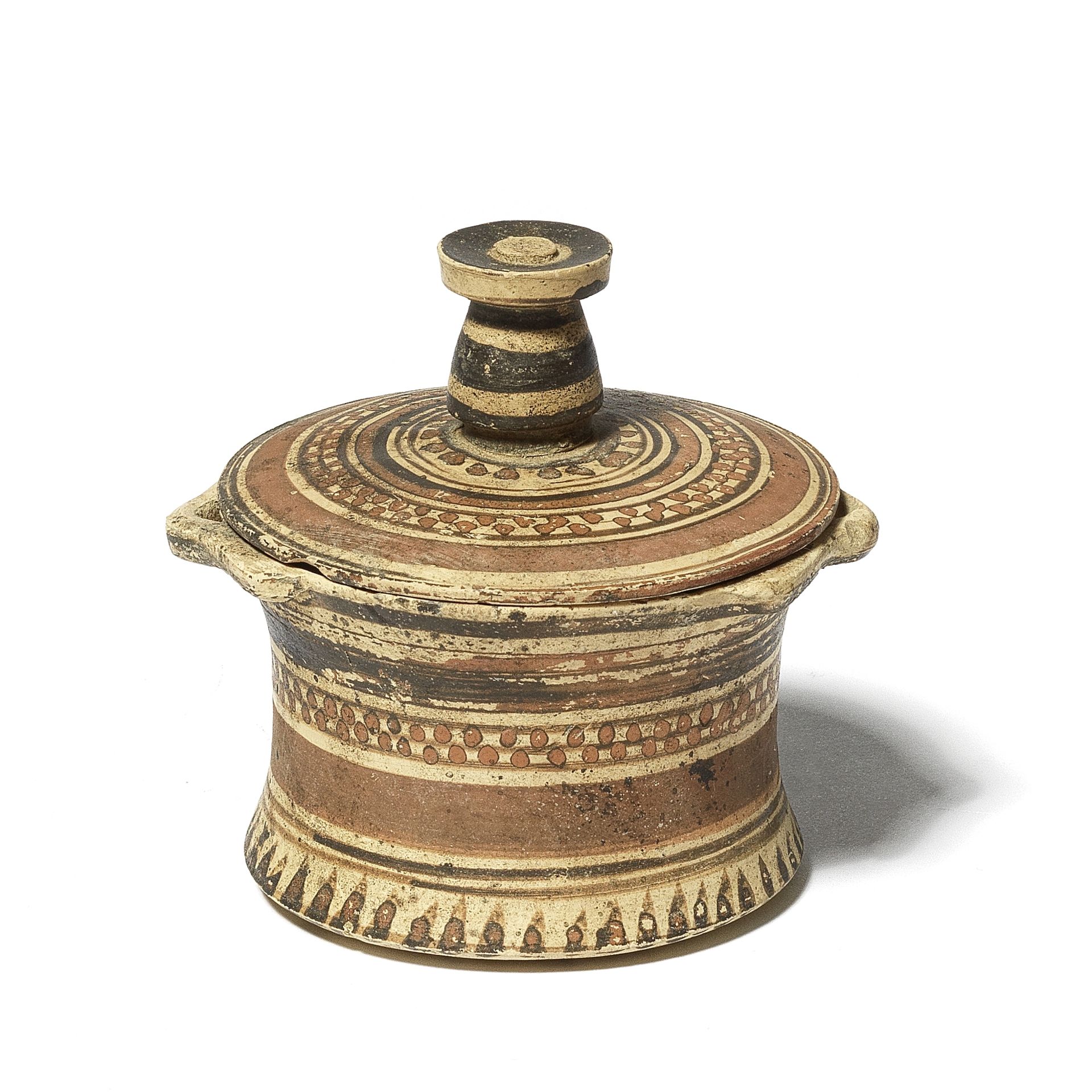 A Proto-Corinthian pottery lidded pyxis
