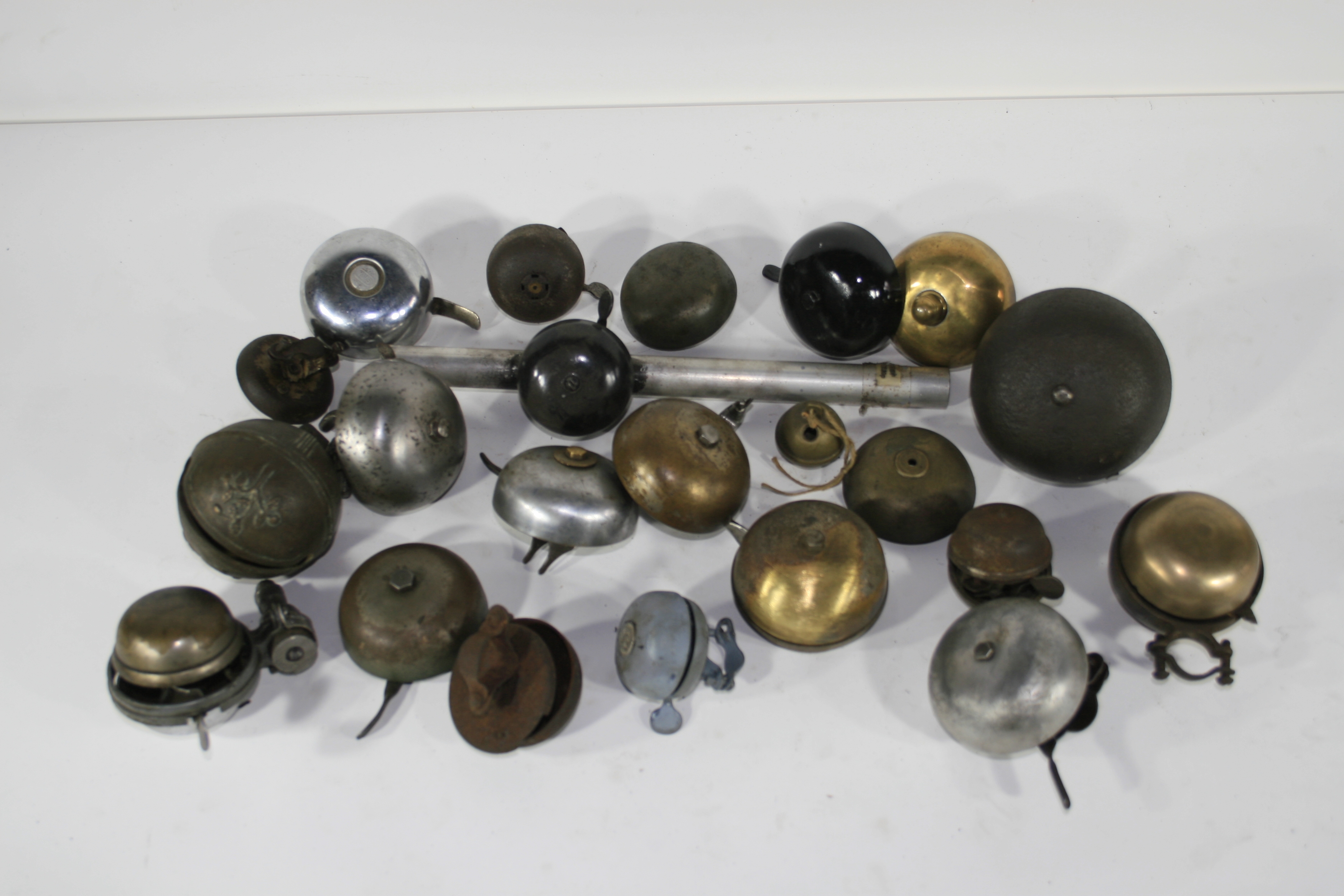 Assorted bicycle bells, ((Qty))