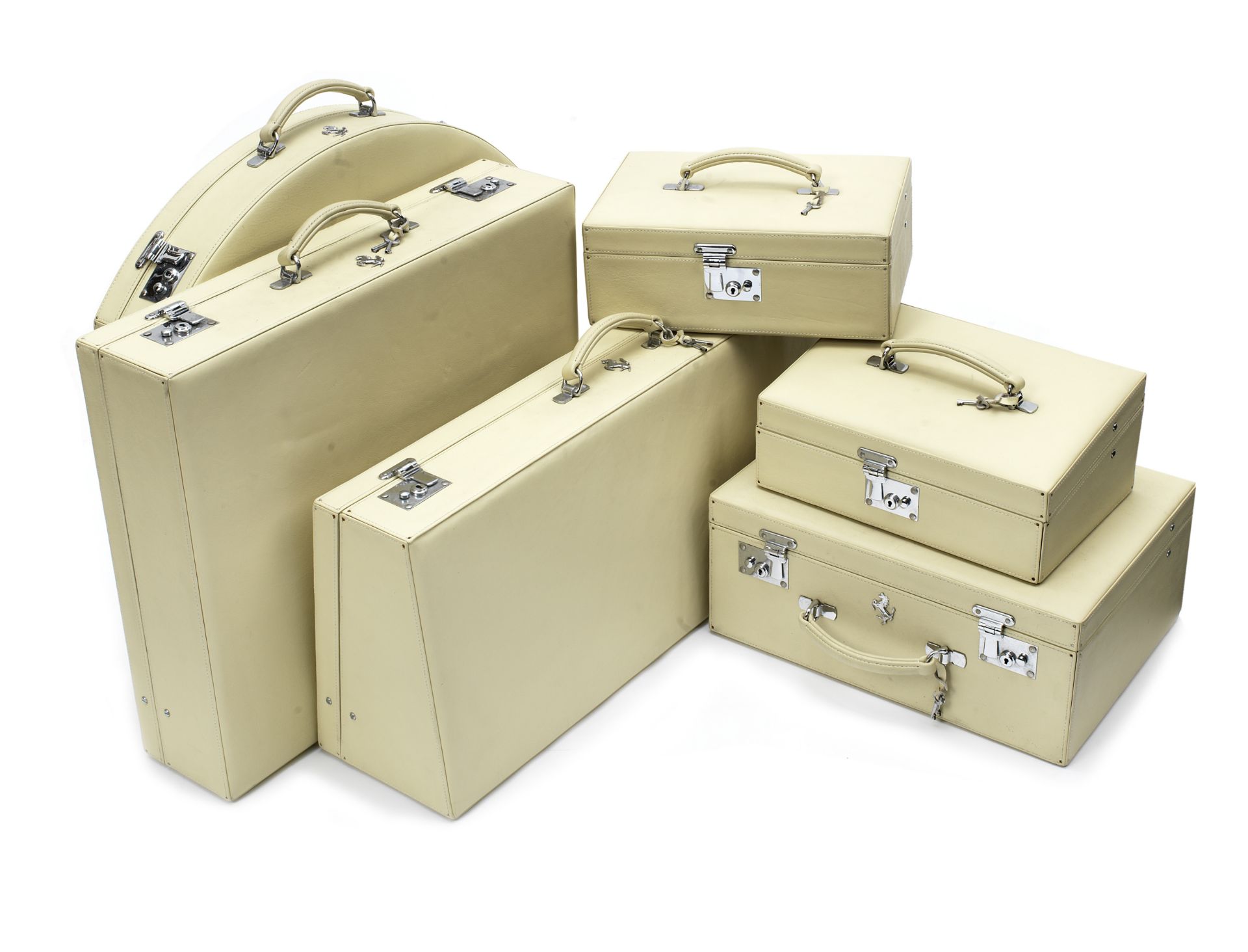A six-piece set of bespoke luggage for Ferrari Testarossa, by Trunks of Haslemere, ((6))