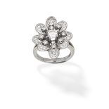 DIAMOND FLOWER DRESS RING