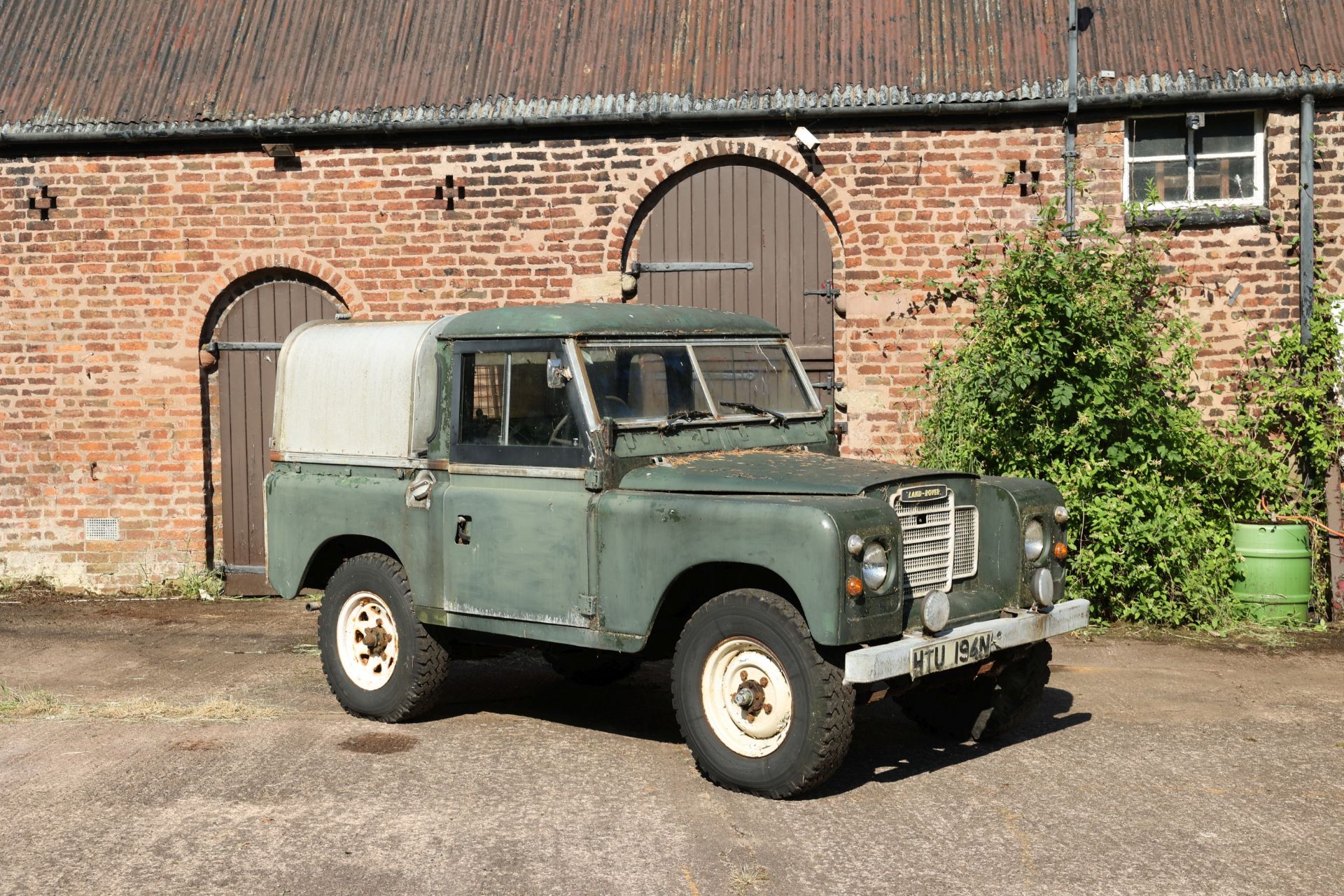 1975 Land Rover Series III 88' Chassis no. 90112877A