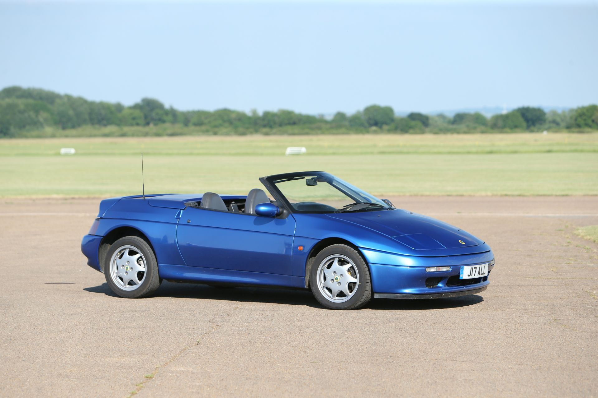 1993 Lotus Elan SE Turbo Chassis no. SCC1002T1NHP16267