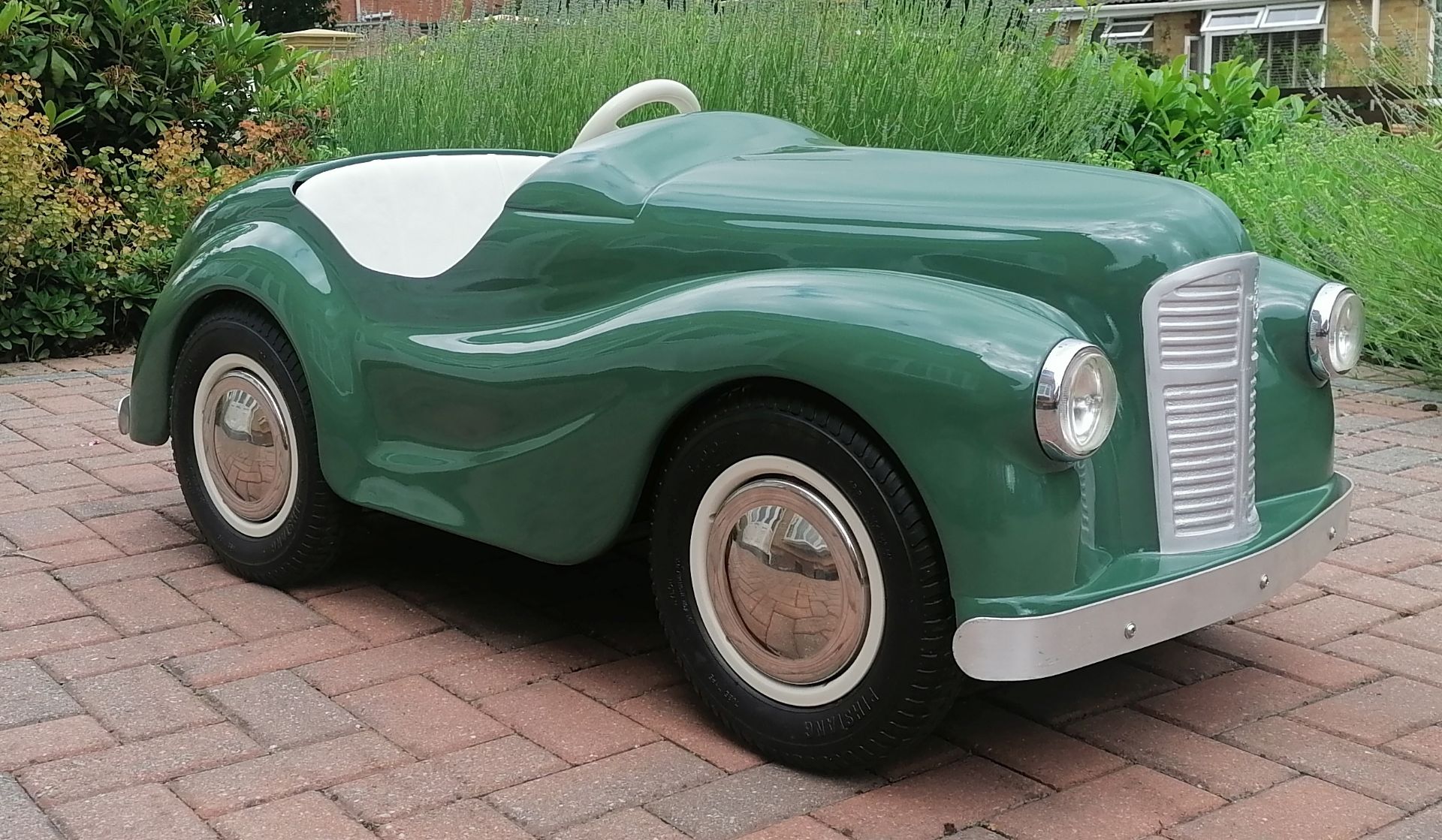 An 'Austin J40' inspired electric child's car,