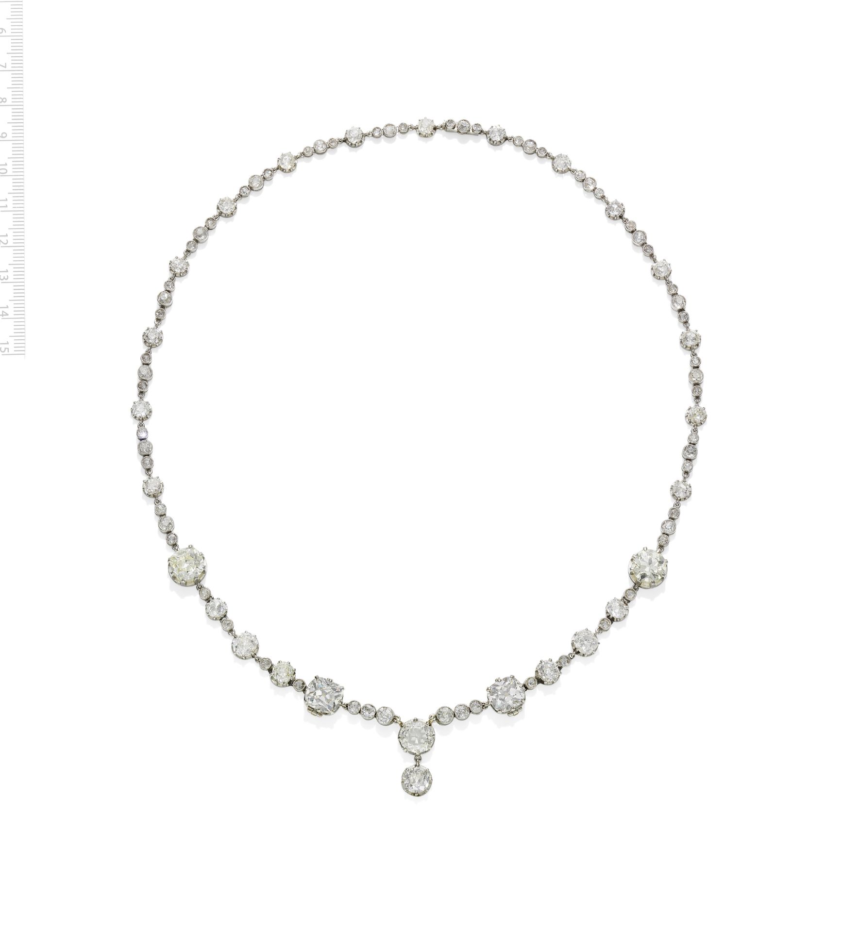 DIAMOND NECKLACE: FIRST HALF OF THE 20TH CENTURY