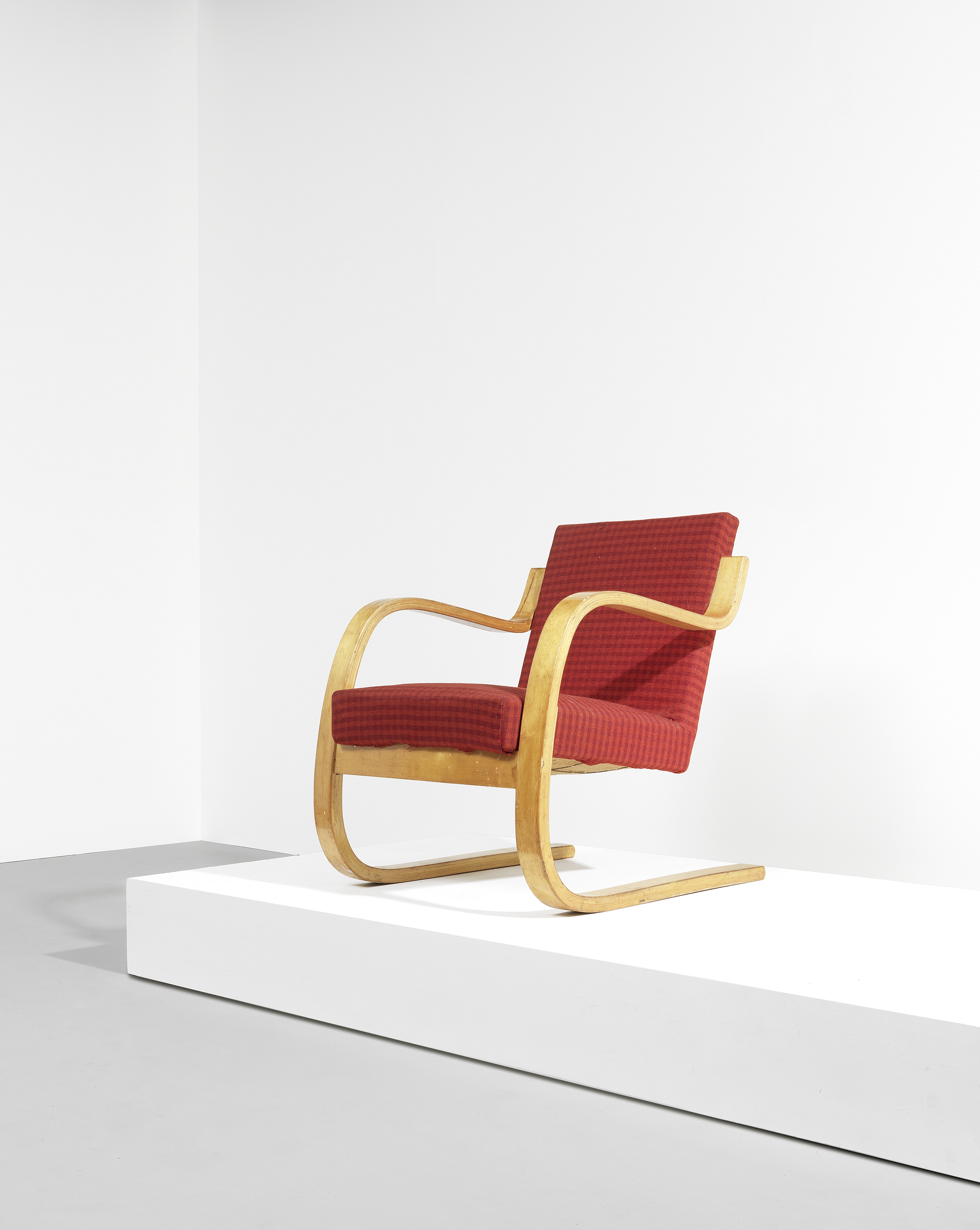 Alvar Aalto Cantilevered armchair, model no. 34/402, designed 1933