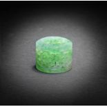 A VERY FINE AND RARE JADEITE RETICULATED THUMB RING 19th century