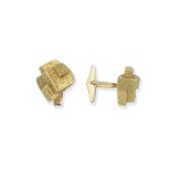 KUTCHINSKY: GOLD CUFFLINKS,