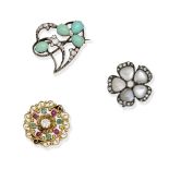 THREE GEM-SET BROOCHES (3)