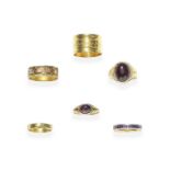 COLLECTION OF SIX GOLD RINGS, LATE 18TH - LATE 19TH CENTURIES (6)