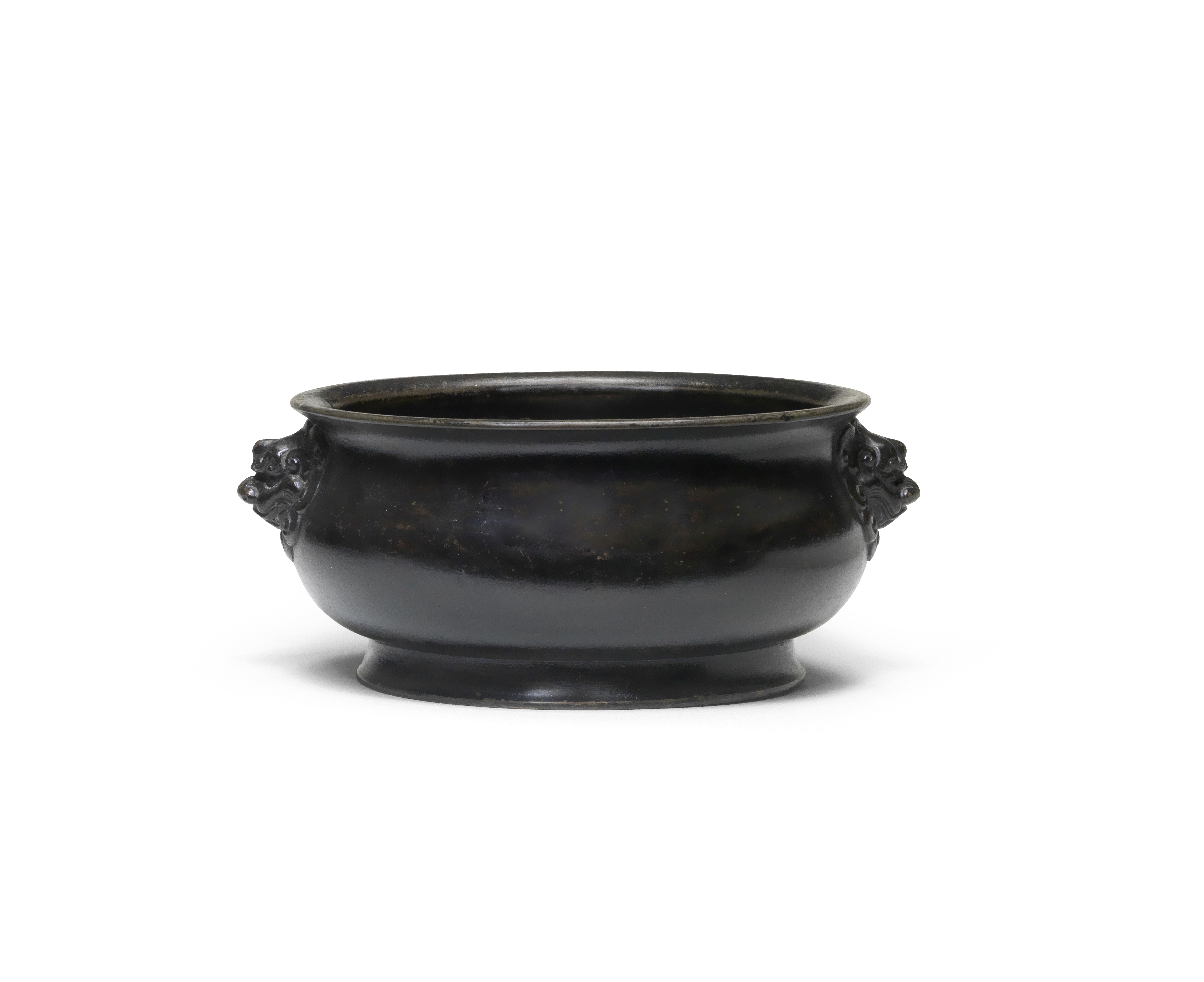 A BRONZE CIRCULAR INCENSE BURNER, GUI Xuande six-character mark, 17th/18th century