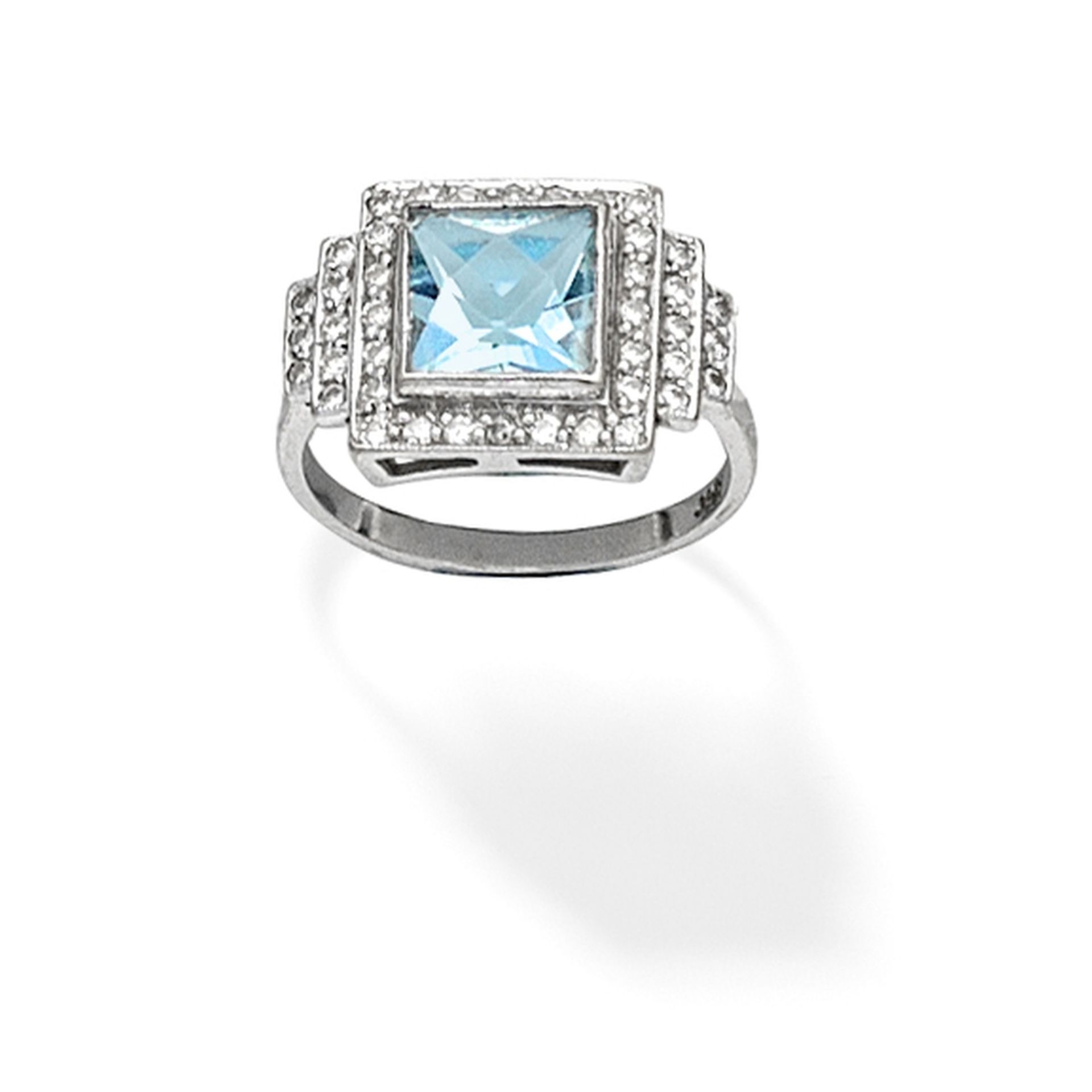 AQUAMARINE AND DIAMOND RING