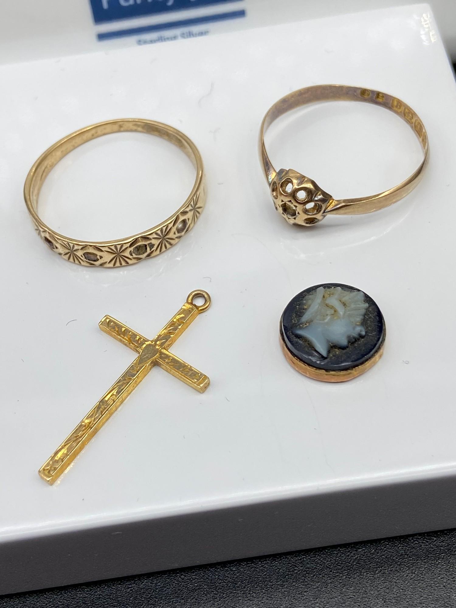 A Lot of various gold jewellery which includes an 18ct gold ring [Missing stones, 1gram], A 9ct gold