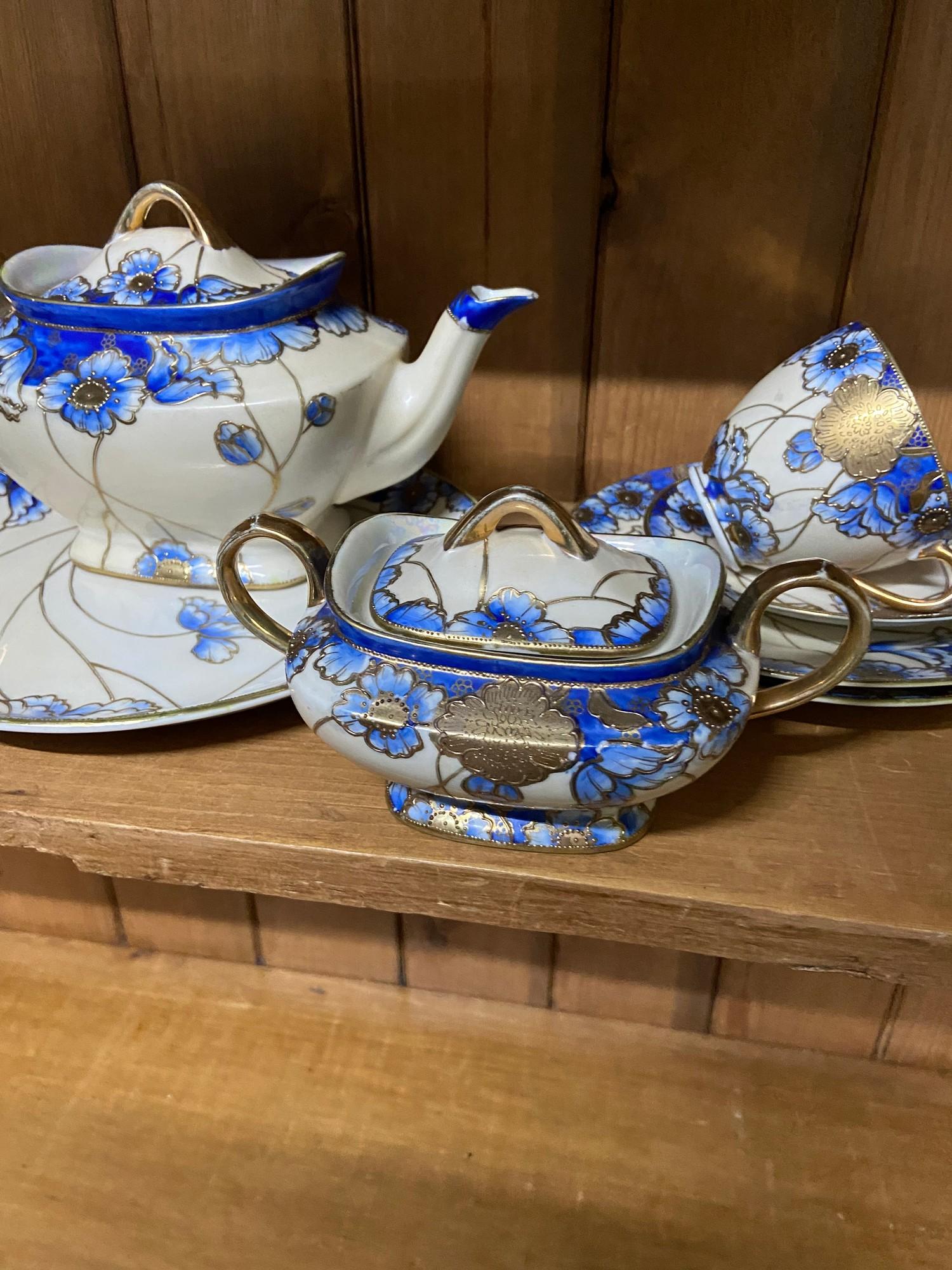 A 20 piece samurai ware floral design tea set. - Image 4 of 5