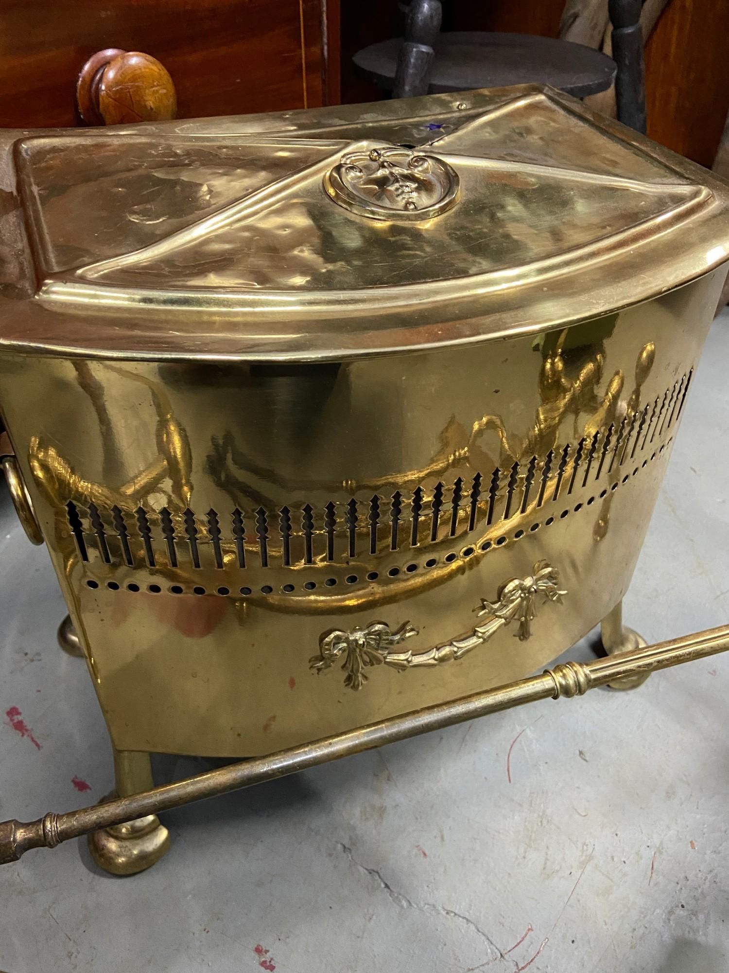 Antique gilt brass coal bucket in a regency style together with a pair of Victorian heavy gilt brass - Image 5 of 7