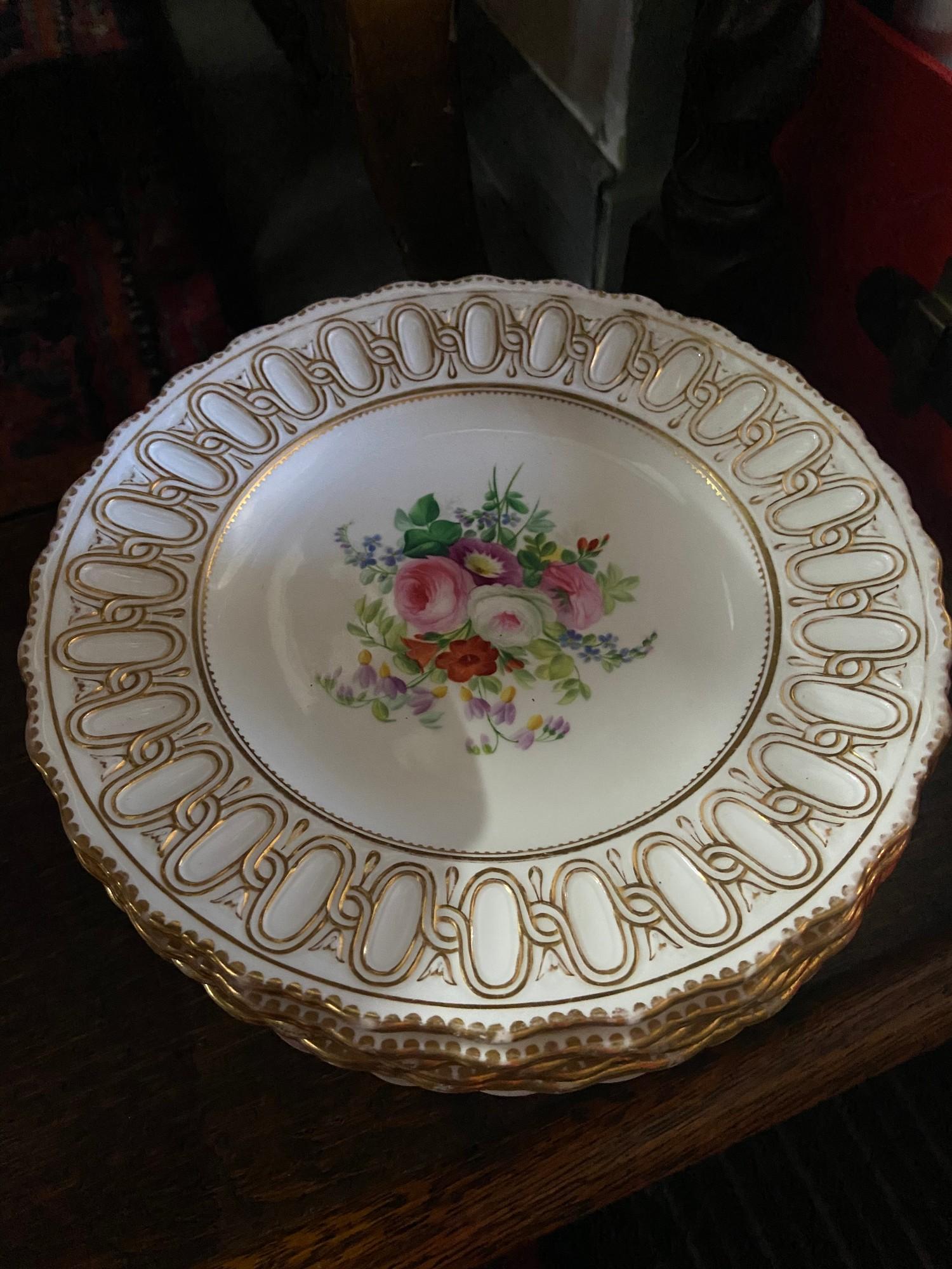 A Lot of 19th century Copeland porcelain. Includes 6 Floral and gilt design cabinet plates - Image 4 of 4