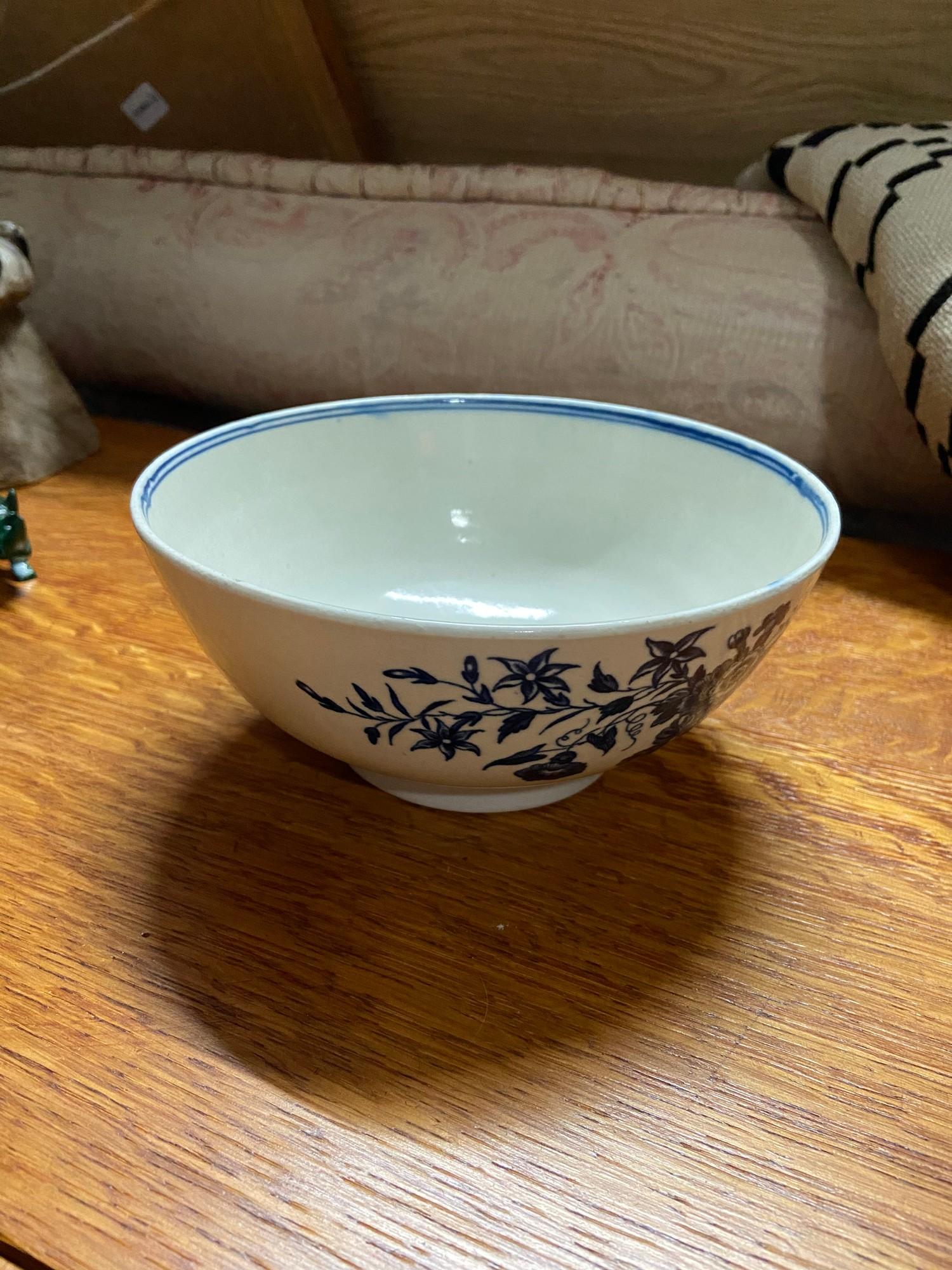 An 18th century blue and white Worcester bowl.