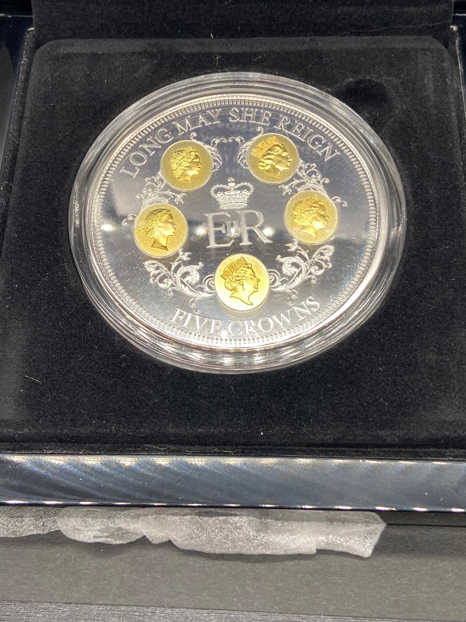 The Bradford Exchange Mint coin 'The Queen Elizabeth II Long May She Reign' Five Crown Coin with box - Image 2 of 7