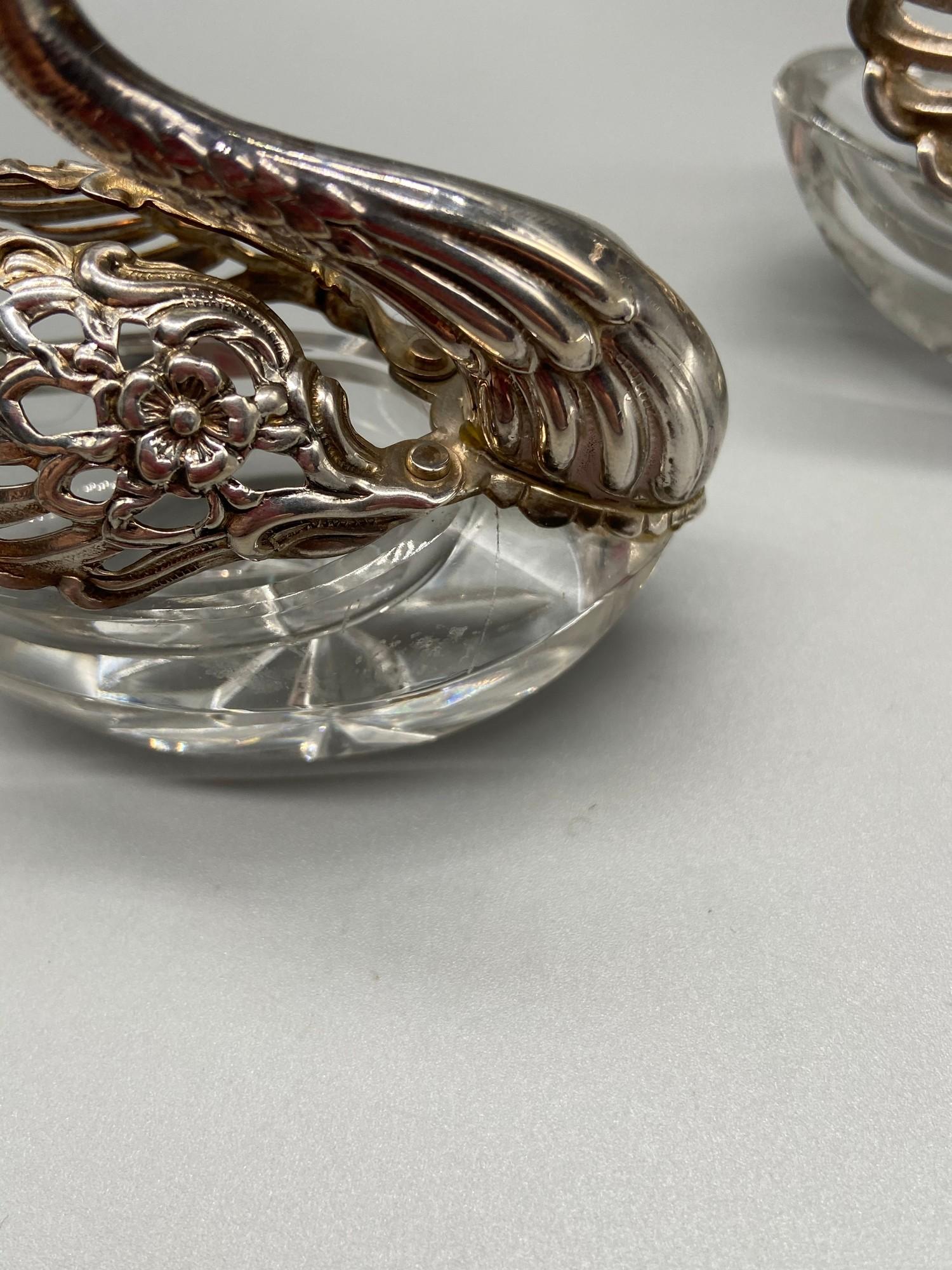 A Pair of Import London silver swan salt dishes. Designed with articulated wings and crystal cut - Image 5 of 6