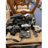 A Selection of vintage cameras to include Praktica, Hanimex, Roniflex x3000 and colorsnap camera