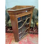 A 19th century Mahogany wall corner cabinet [H:112cm L:75cm W:45cm]