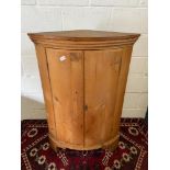 A 19th century farm house pine kitchen corner cabinet. [H:111cm x L:76cm x W:51cm]