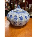 Qianlong Nian Zhi Chinese blue and white Pumpkin design preserve pot. [26cm in height]