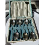 A lot of 6 London silver teaspoons finished with golf ball finials [Robert Pringle & Sons] [61g]