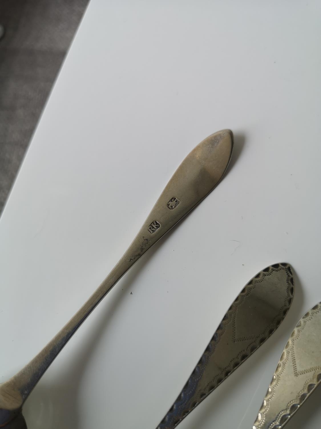 A Set of four provincial Scottish silver tea spoons with two other provincial tea spoons. Four - Image 3 of 5