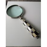 A Vintage checker handle magnifying glass [26cm in length]