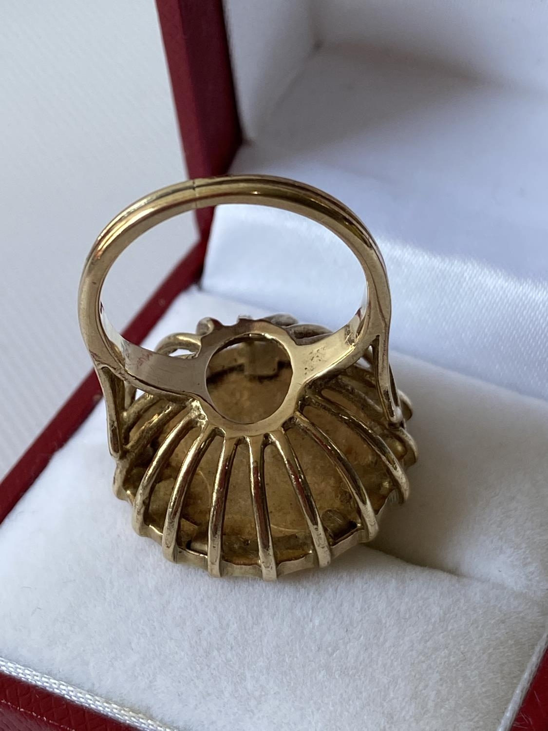 A 9ct gold ring set with a gold half sovereign, dated 1906 [size M] [9.51g] - Image 7 of 10