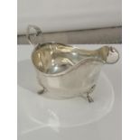 A BIRMINGHAM SILVER GRAVY BOAT PRODUCED BY E.S. BARNSLEY & CO DATED 1911. [112.83GRAMS]