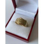 A 9ct gold ornate buckle ring [size Q] [3.03g]