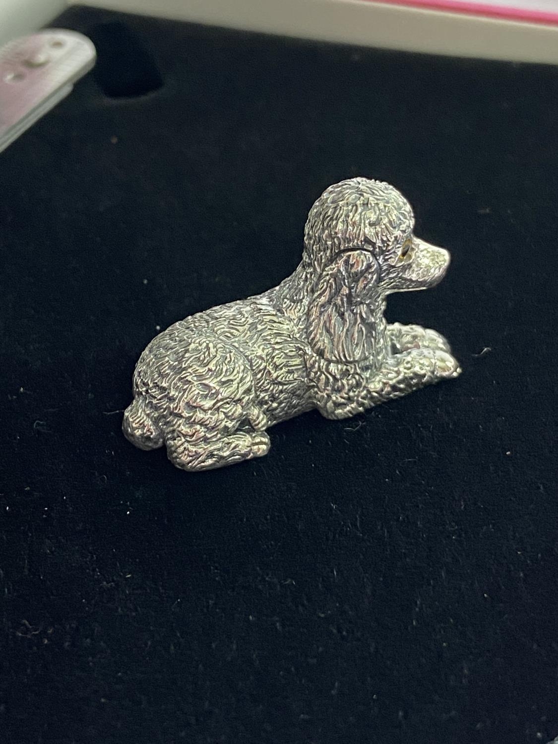 A Silver figure of a poodle dog. [3.2cm in length] - Image 3 of 8