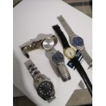 A SELECTION OF VARIOUS WATCHES TO INCLUDE PIERRE CARDIN, HANA, ACCURIST & TWO OTHERS.