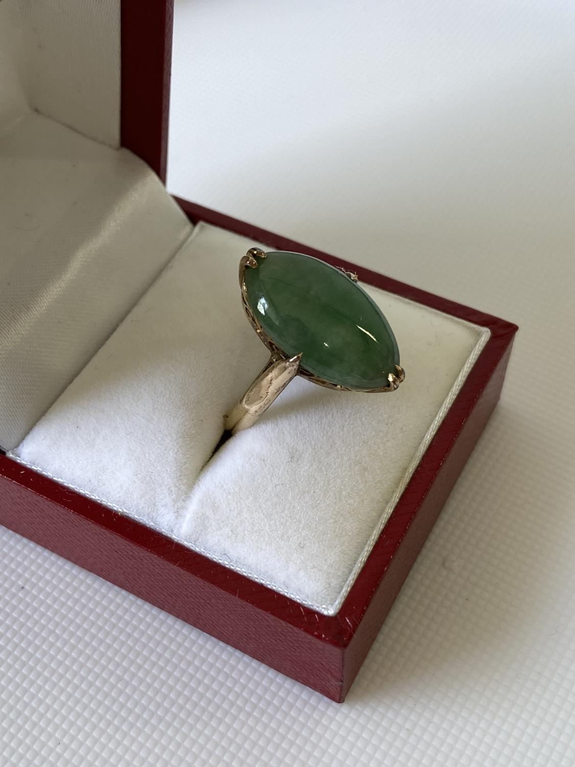 An 18ct gold & jade ring [5.44g] [M 1/2] stamped [18k] - Image 4 of 10