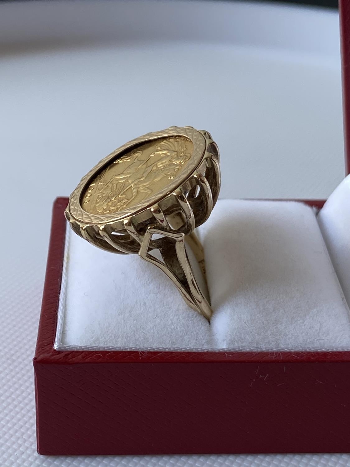 A 9ct gold ring set with a gold half sovereign, dated 1906 [size M] [9.51g] - Image 4 of 10