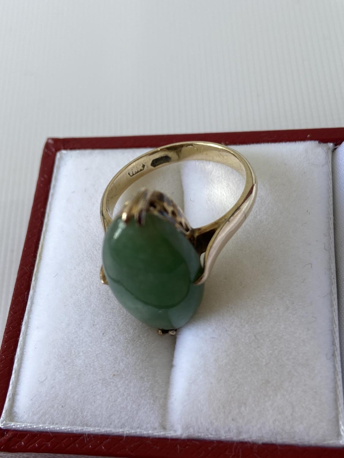 An 18ct gold & jade ring [5.44g] [M 1/2] stamped [18k] - Image 9 of 10