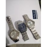 THREE VARIOUS JAGUAR QUARTZ WATCHES.