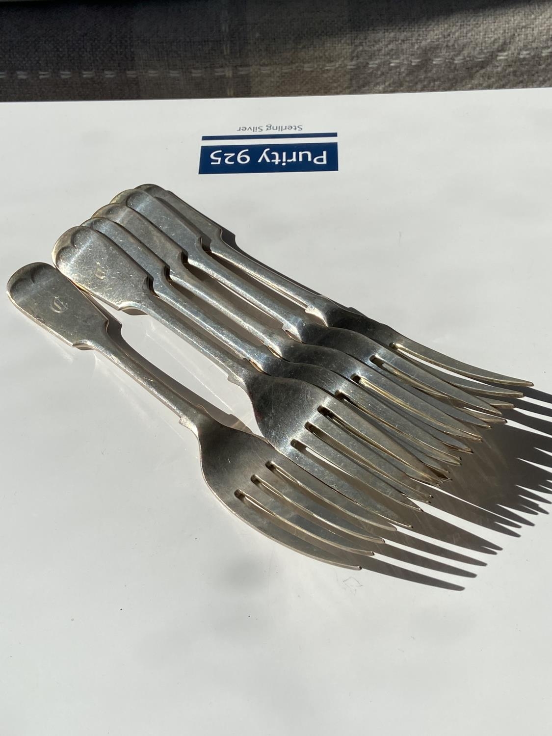 A set of 6 Sheffield silver dinner forks [Walker & Hall] [dated, 1934g] [414g] - Image 2 of 4