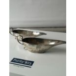 Two fine made Birmingham silver gravy boats produced by Henry Matthews [83.80grams]