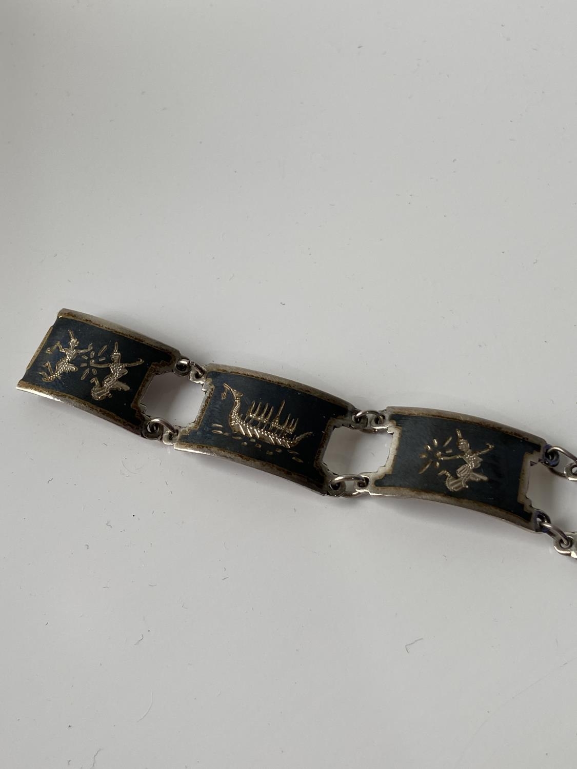 A vintage Siam Sterling silver bracelet [length 18.5cm] - Image 3 of 8