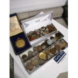 A COLLECTION OF VARIOUS VINTAGE COINS TO INCLUDE SILVER BRITISH COINS, MASONIC COIN, 1964 HALF