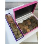 A COLLECTION OF ONE PENNY AND HALF PENNY COINS. ALSO INCLUDES THREE PENCE COINS ETC