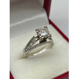 An Antique ladies 18ct white gold a large diamond single stone ring. [0.70ct round cut] [Ring size